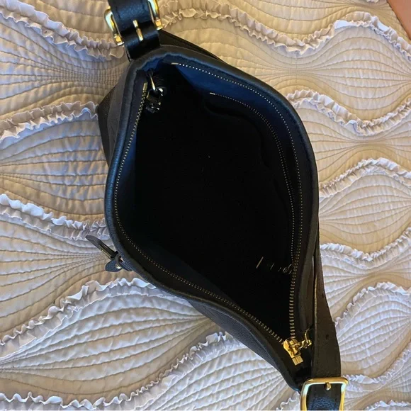 CarryAll PM Hobo Louis Vuitton Shoulder Bag - Picture 3 of 10